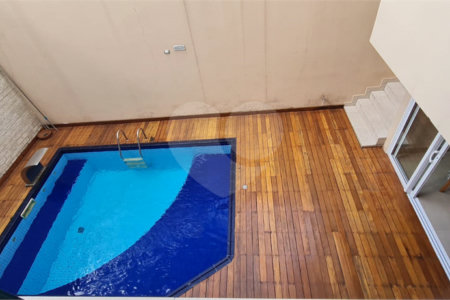 Sobrado à venda com 4 quartos, sendo 1 suíte, em Jabaquara, São Paulo, SP