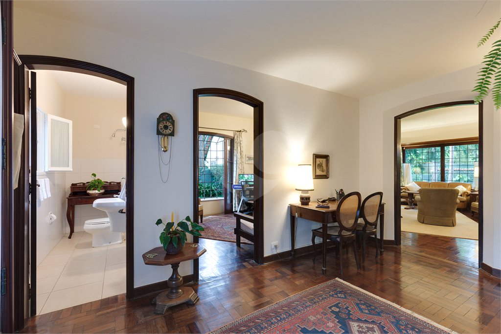 Casa à venda com 4 quartos, sendo 1 suíte, em Alto da Boa Vista, São Paulo, SP