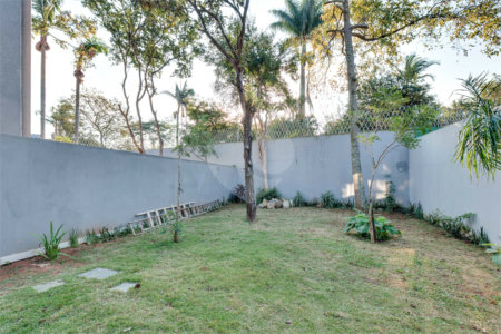 Casa à venda com 4 suítes no condomínio Reserva Robélia, São Paulo - SP