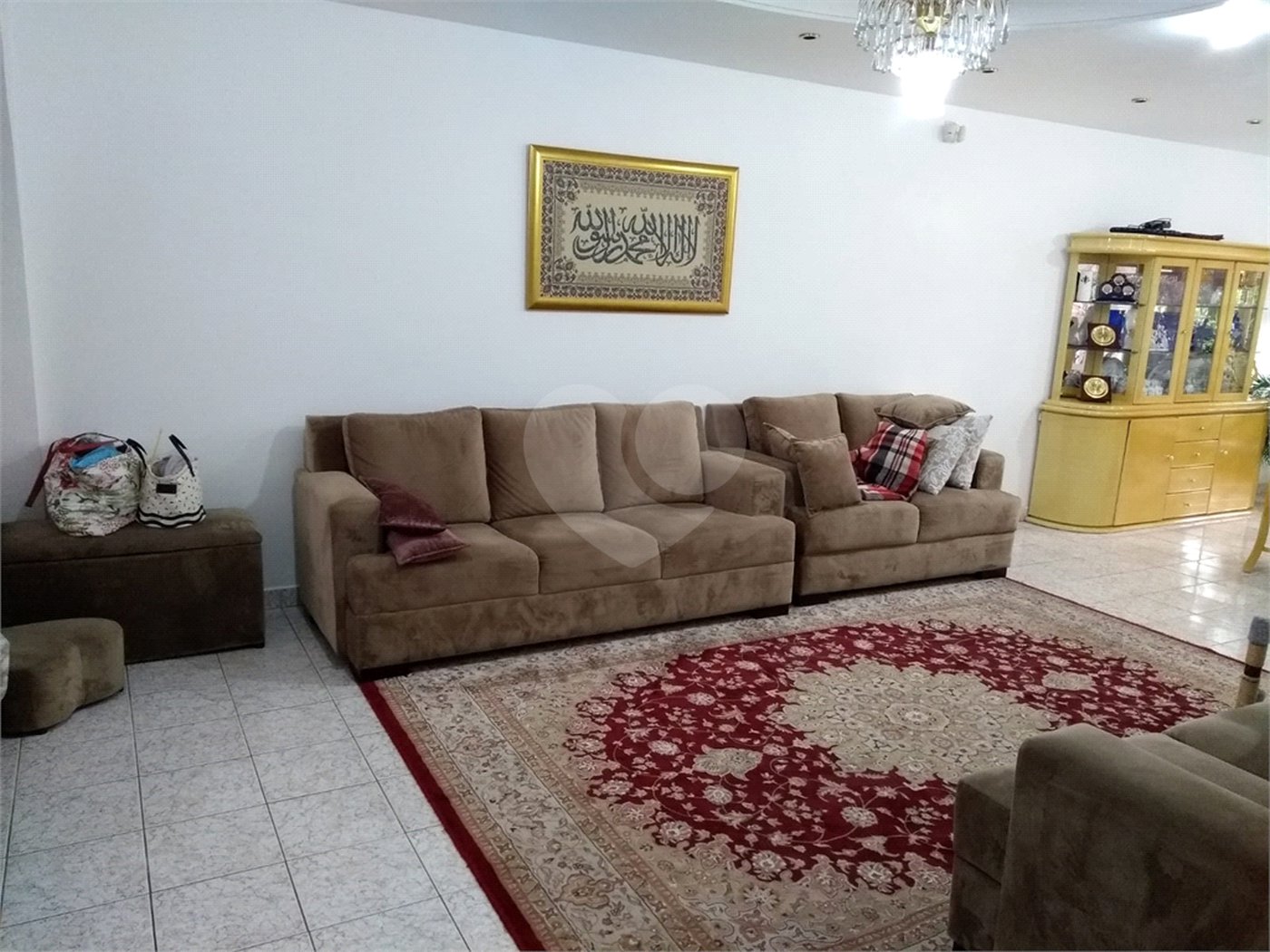 Sobrado à venda com 3 suítes em Jardim Realce, Suzano, SP