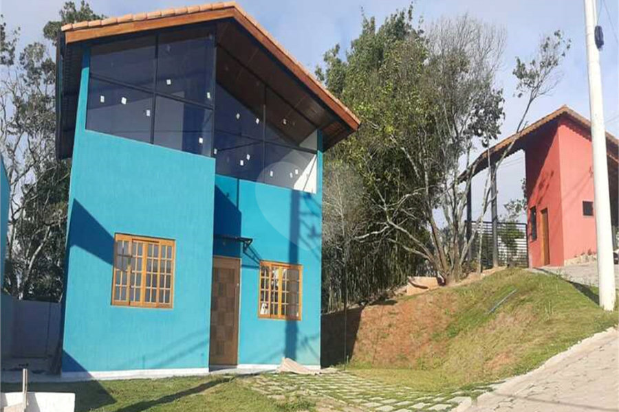 Casa à venda com 2 quartos, sendo 1 suíte,  no condomínio Águas de São Pedro, Mairiporã - SP