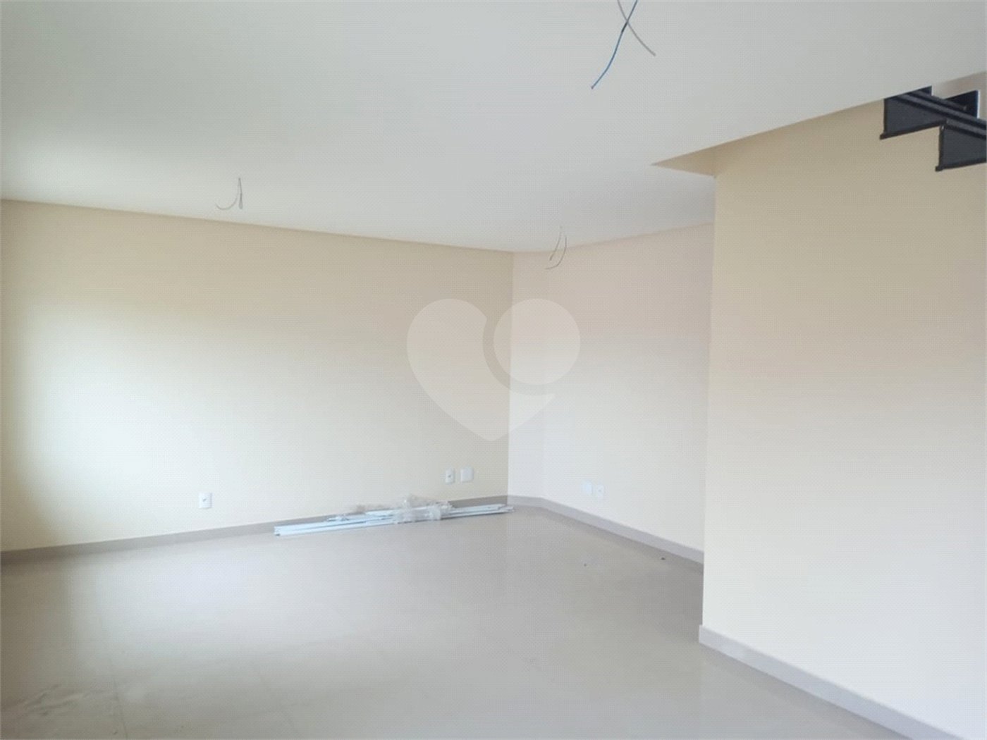 Casa à venda com 3 quartos, sendo 1 suíte,  no condomínio Residencial Vila Primavera (zona Norte), São Paulo - SP
