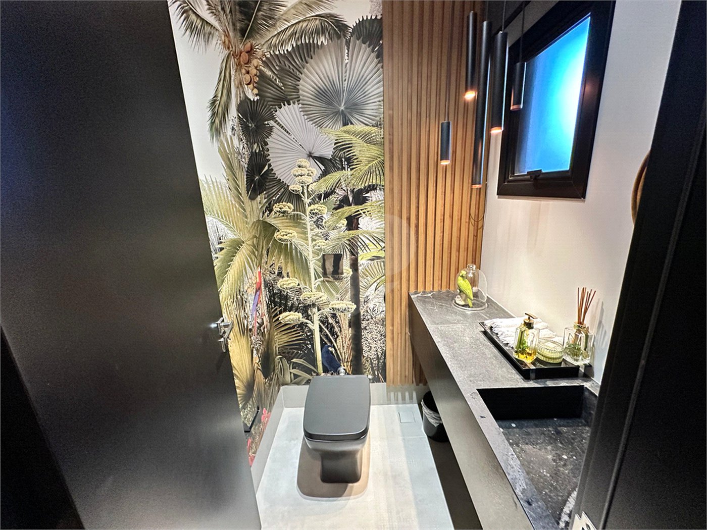Casa à venda com 3 suítes no condomínio Residencial Florais Itália, Cuiabá - MT