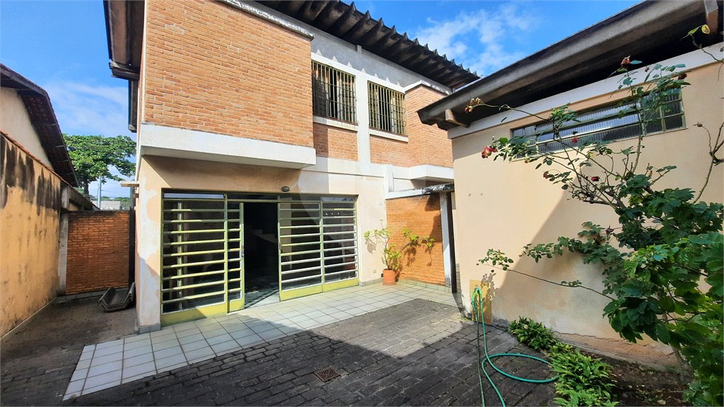 Sobrado à venda com 4 quartos, sendo 1 suíte,  em City Campo Grande, São Paulo, SP