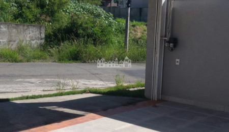 Casa à venda com 3 quartos, sendo 2 suítes,  em Jardim do Lago, Atibaia, SP