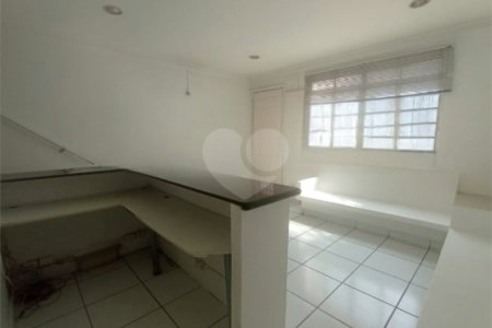 Sobrado à venda com 2 quartos em Santana, São Paulo, SP