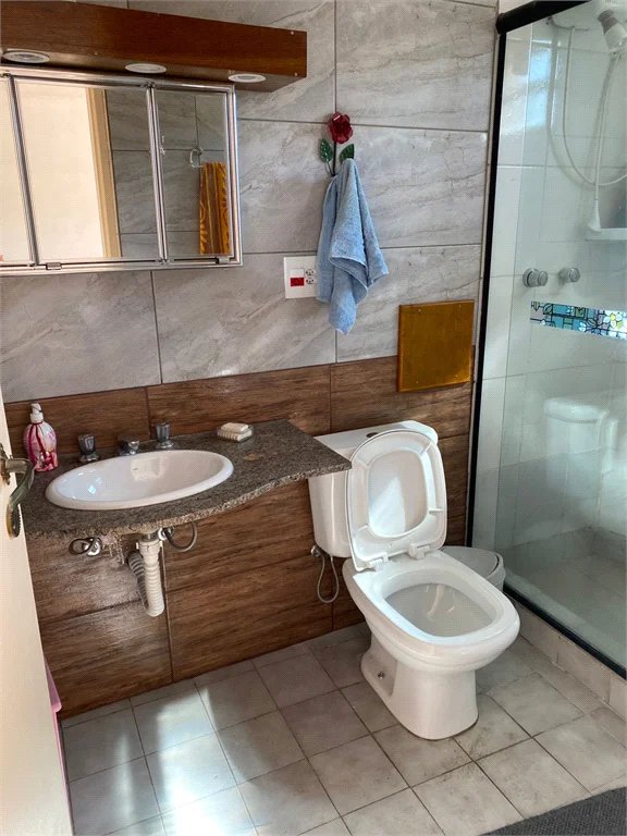Sobrado à venda com 4 quartos, sendo 2 suítes, em Paraisópolis, São Paulo, SP