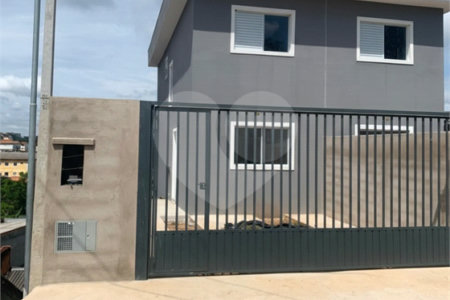 Sobrado à venda com 2 quartos em Jardim São Miguel, Cotia, SP