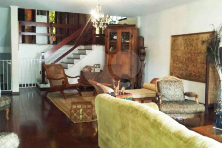 Sobrado à venda com 4 quartos, sendo 2 suítes, em Alto da Boa Vista, São Paulo, SP