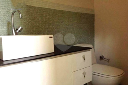 Casa à venda com 4 quartos, sendo 2 suítes, no condomínio Bosque de Grevilea, Vinhedo - SP