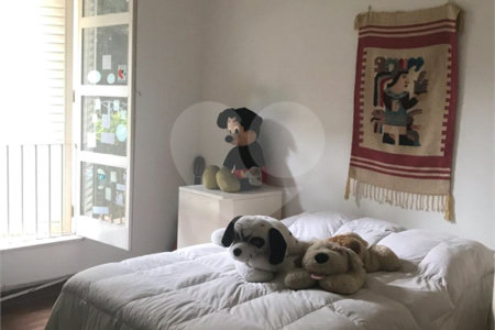 Casa à venda com 4 suítes em Jardim Leonor, São Paulo, SP