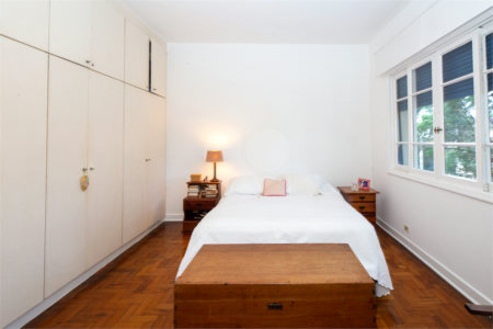 Casa à venda com 3 quartos, sendo 1 suíte, em Alto da Boa Vista, São Paulo, SP