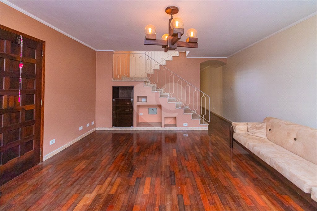 Sobrado à venda com 3 quartos, sendo 1 suíte, em Jardim Prudência, São Paulo, SP