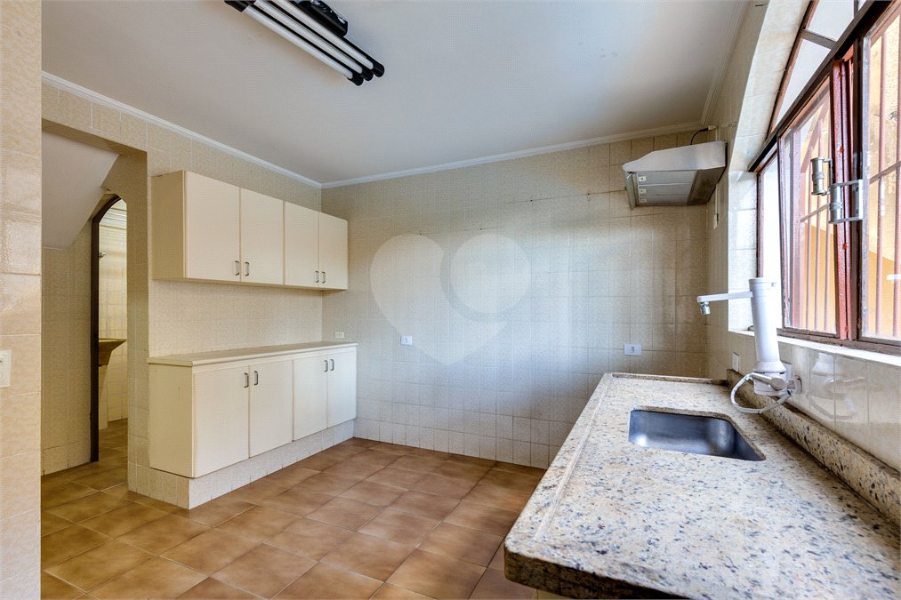 Sobrado à venda com 3 quartos, sendo 1 suíte, em Alto da Boa Vista, São Paulo, SP