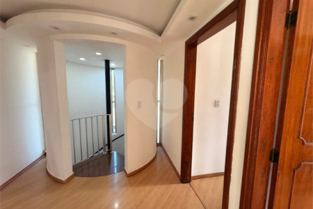 Sobrado à venda com 4 quartos, sendo 3 suítes,  em Jardim São Bento, São Paulo, SP