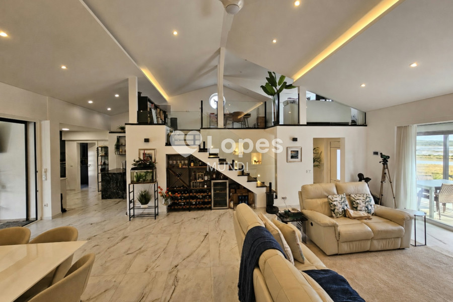 Casa com 3 quartos à venda no Algarve, Portugal – Piscina e terreno de 12.000 m²