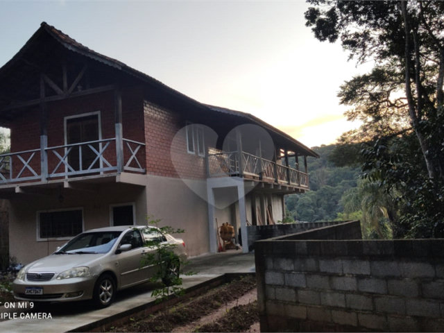 Casa à venda com 4 quartos, sendo 3 suítes,  no condomínio Sausalito, Mairiporã - SP