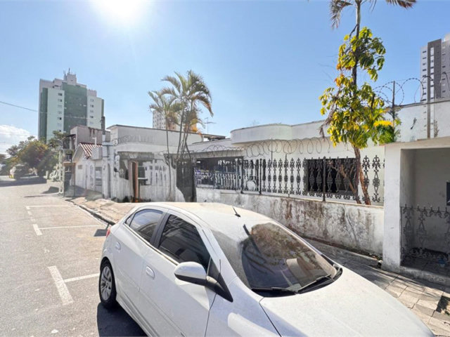 Casa para alugar com 5 quartos, sendo 2 suítes,  no Centro, Suzano, SP