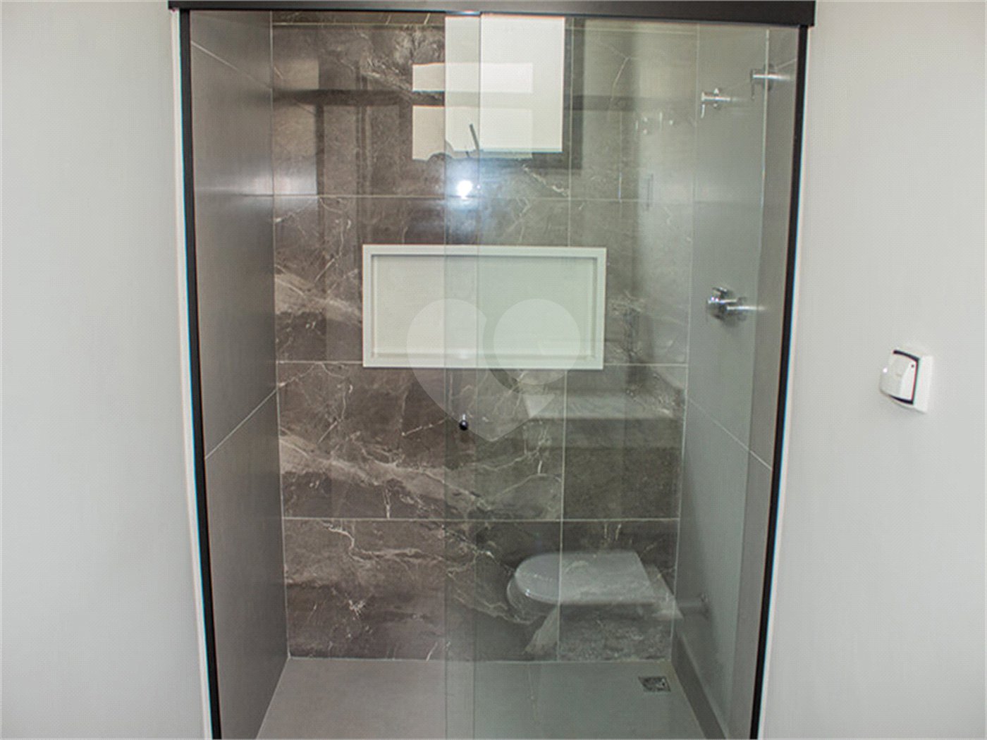 Casa à venda com 3 suítes no condomínio Residencial Central Parque, Salto - SP