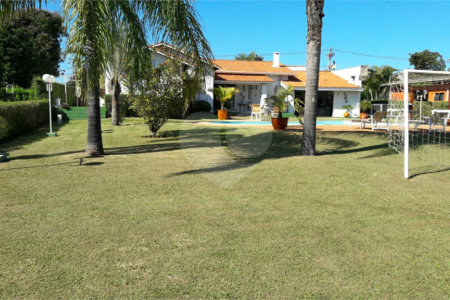 Casa à venda com 4 quartos, sendo 2 suítes, no condomínio Monte Belo, Salto - SP