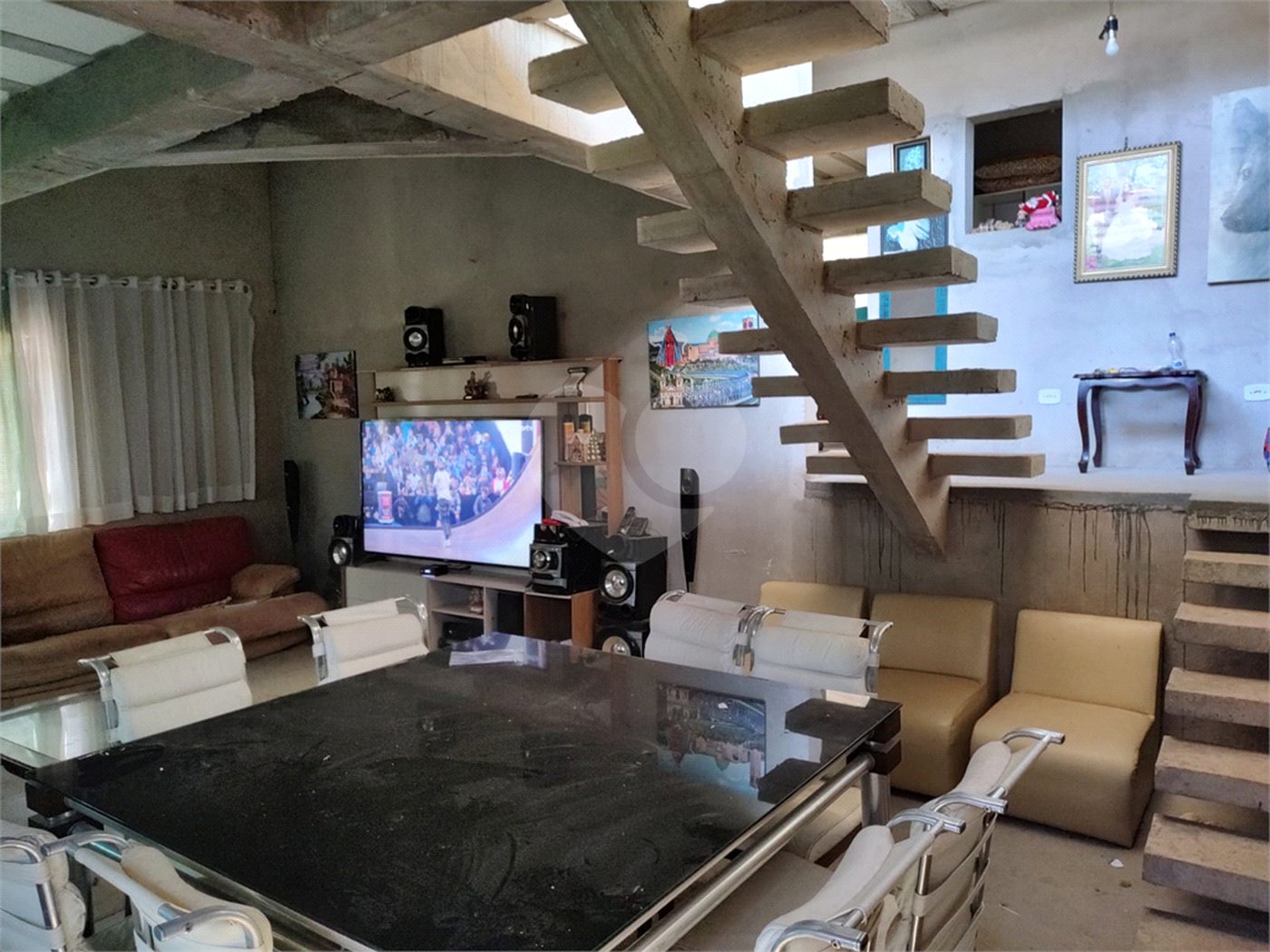 Sobrado à venda com 5 quartos, sendo 4 suítes, em Serra da Cantareira, Mairiporã, SP