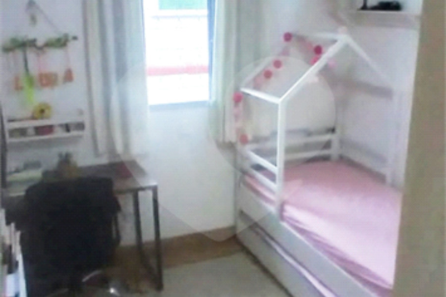 Casa à venda com 4 quartos, sendo 1 suíte, em Santana, São Paulo, SP
