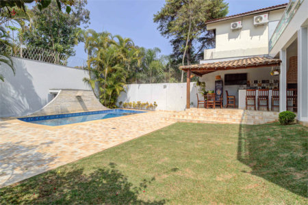 Casa à venda com 5 quartos, sendo 3 suítes, em Chácara Monte Alegre, São Paulo, SP
