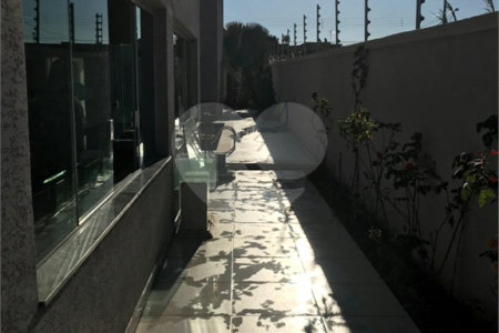 Casa à venda com 5 quartos, sendo 3 suítes, em Loteamento Jardim Morumbi, Atibaia, SP