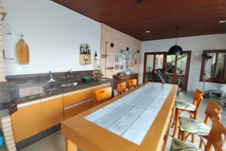 Casa à venda ou para alugar com 3 suítes em Jardim Itália, Itapetininga, SP