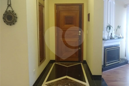 Casa à venda com 4 quartos, sendo 2 suítes, no condomínio Osato, Atibaia - SP