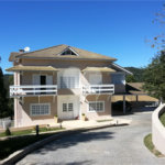 Casa à venda com 4 suítes no condomínio Suíça da Cantareira, Mairiporã - SP