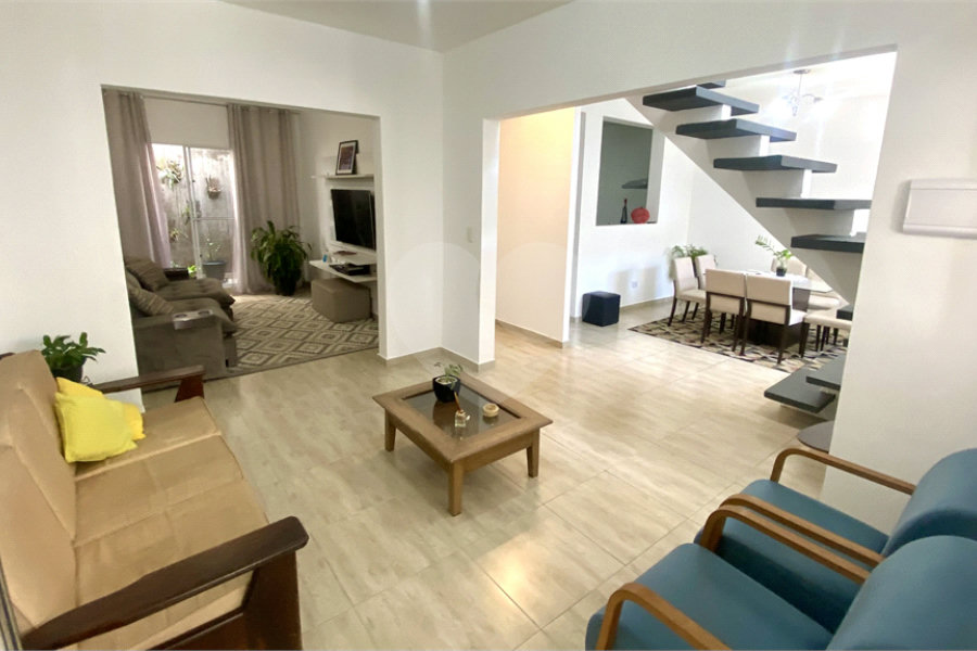 Sobrado à venda com 4 quartos, sendo 1 suíte, em Vila Medeiros, São Paulo, SP