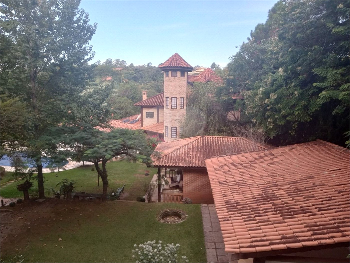 Chácara à venda com 7 quartos, sendo 3 suítes, em Saboó, São Roque, SP