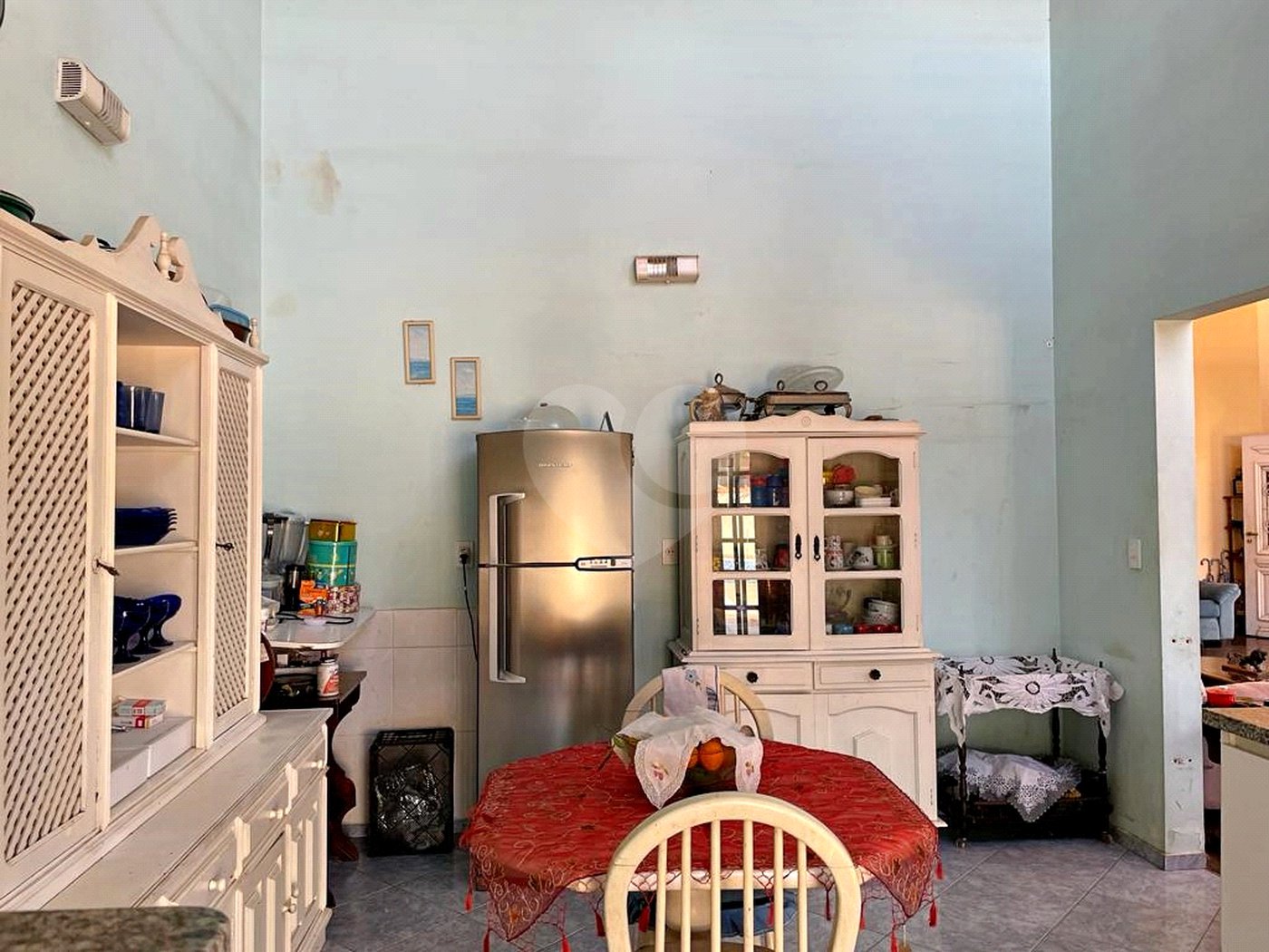 Casa à venda com 4 quartos, sendo 3 suítes,  no condomínio Terras de Santa Teresa, Itupeva - SP