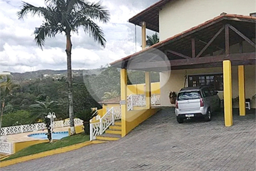 Casa à venda com 4 quartos, sendo 3 suítes, em Luiz Fagundes, Mairiporã, SP