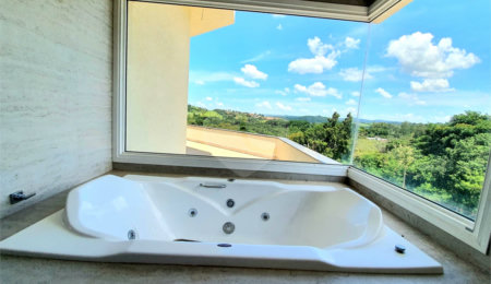Casa à venda com 5 quartos, sendo 3 suítes,  no condomínio Serra da Estrela, Atibaia - SP