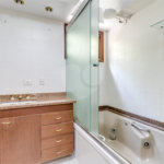Casa à venda com 5 quartos, sendo 3 suítes, no condomínio Granja do Morumbi, São Paulo - SP