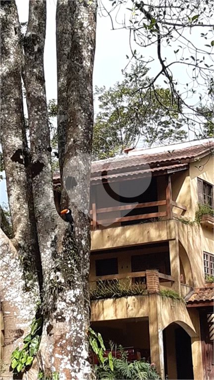 Casa à venda com 3 quartos, sendo 1 suíte, no condomínio Jardim da Monntanha II, Mairiporã - SP