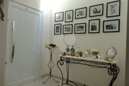 Casa à venda com 3 quartos, sendo 2 suítes, no condomínio Águas da Serra, Valinhos - SP