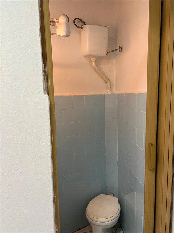 Sobrado à venda com 5 quartos, sendo 2 suítes, em Vila Universitária, São Paulo, SP