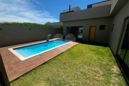 Casa à venda com 3 suítes em Terras de Santa Cristina Xiii Setor Marina, Paranapanema, SP