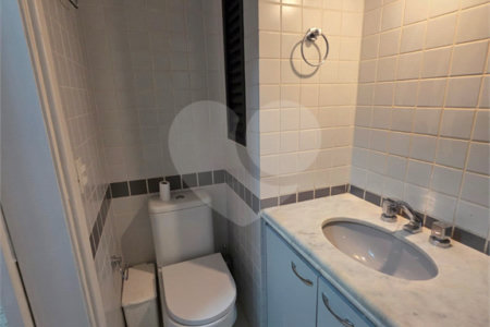 Apartamento à venda com 2 quartos, sendo 1 suíte, em Vila Olímpia, São Paulo, SP