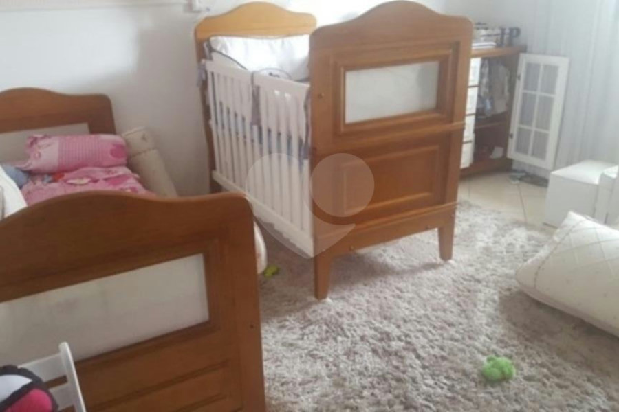 Sobrado à venda com 4 quartos, sendo 1 suíte, em Tremembé, São Paulo, SP