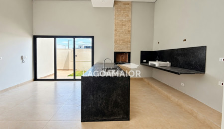 Casa à venda com 3 quartos, sendo 1 suíte,  no condomínio Terra Ville, Três Lagoas - MS