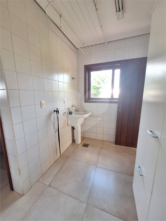 Casa à venda com 3 suítes no condomínio Chácaras do Lago, Vinhedo - SP