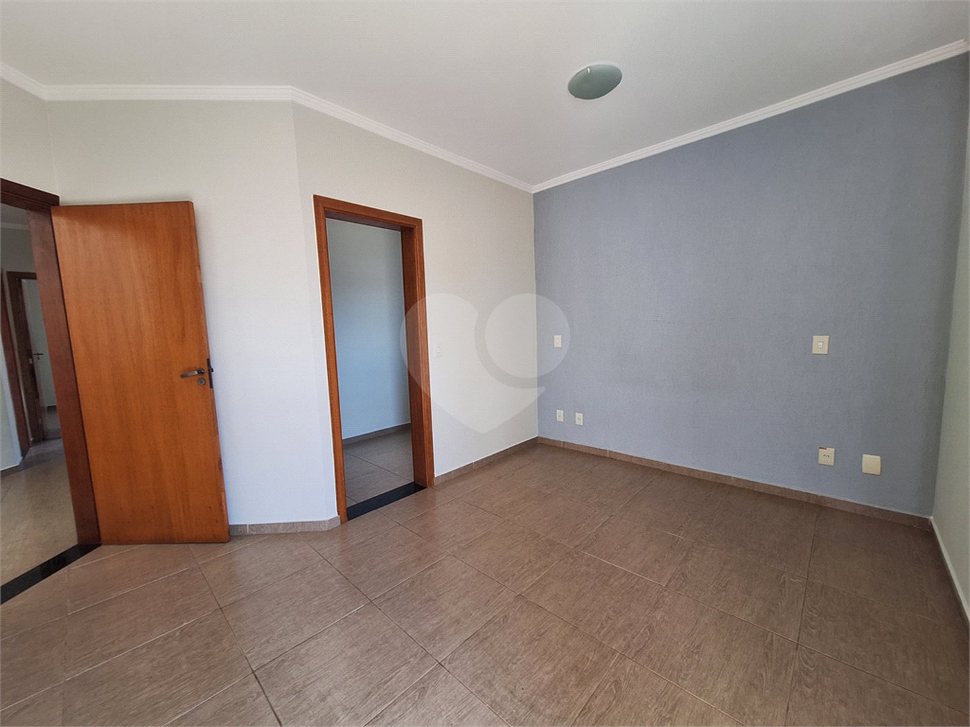 Casa à venda com 4 suítes no condomínio Terras de São Francisco, Vinhedo - SP