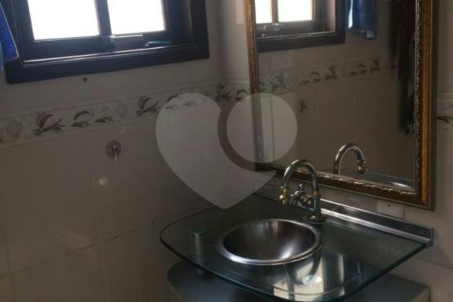 Sobrado à venda com 3 quartos, sendo 1 suíte,  em Vila Guilherme, São Paulo, SP