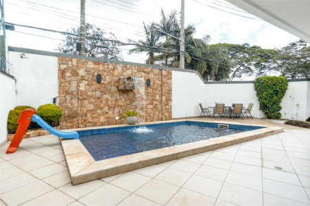Casa Térrea à venda com 3 quartos, sendo 1 suíte, em Vila Inah, São Paulo, SP