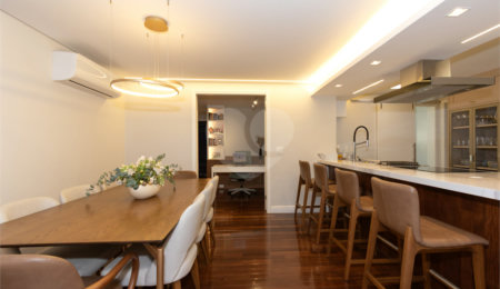 Apartamento à venda com 3 quartos, sendo 1 suíte,  em Vila Uberabinha, São Paulo, SP