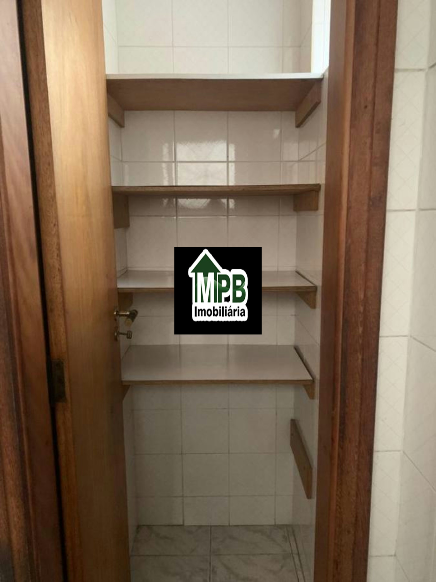 Sobrado à venda com 3 quartos, sendo 1 suíte, em Vila Carvalho, Sorocaba, SP
